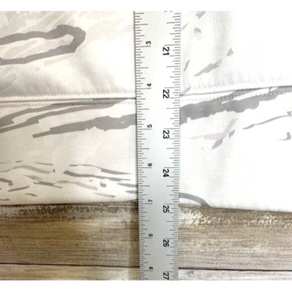 Women's Under Armour L Semi-Fitted Hooded Sweatshirt with Red Logo & Camo Design - Picture 5 of 9